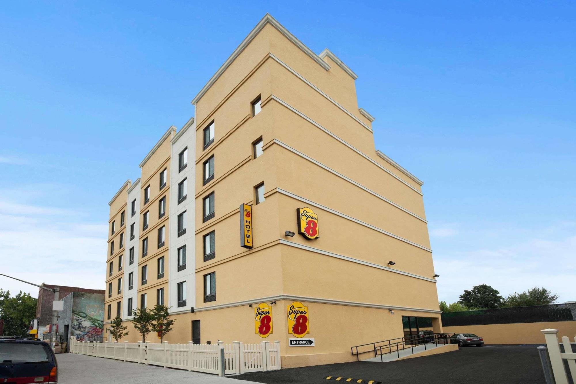 Super 8 Bronx Hotel New York Exterior photo